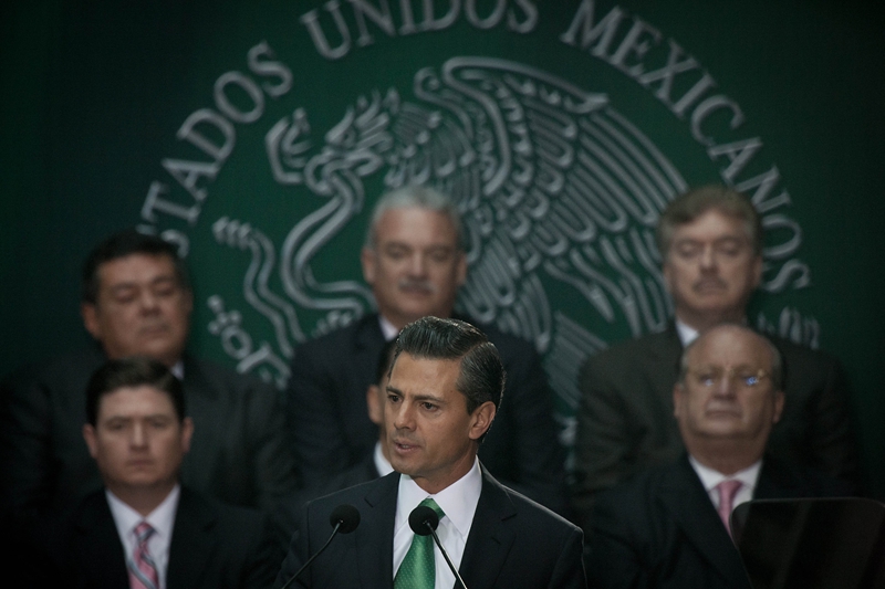 Presidente de México firma decreto de reforma energética2
