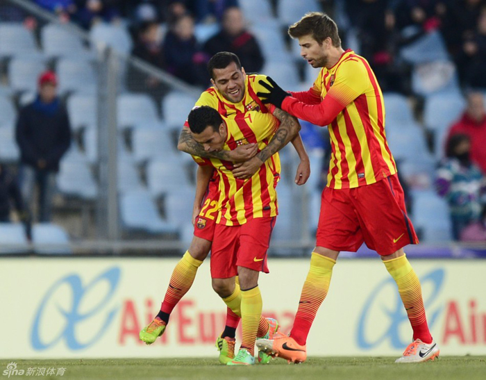 Pedro mantiene al Barça en el liderazgo con su 'hat-trick' al Getafe 4