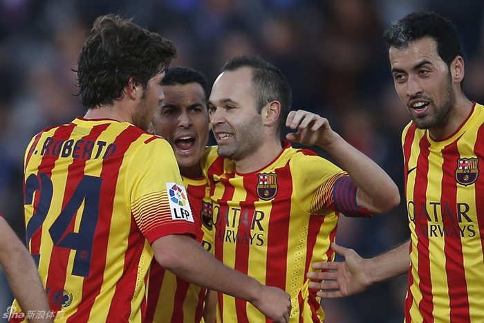 Pedro mantiene al Barça en el liderazgo con su 'hat-trick' al Getafe 22
