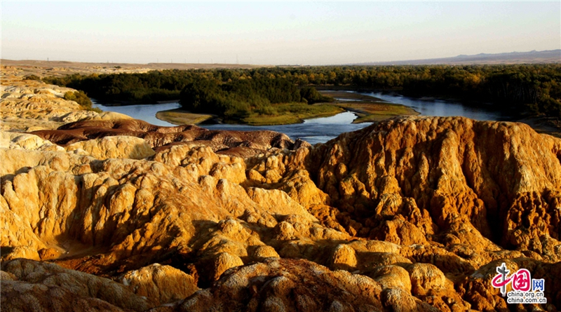 Buerjin, colorida playa del río en el norte de Xinjiang 8