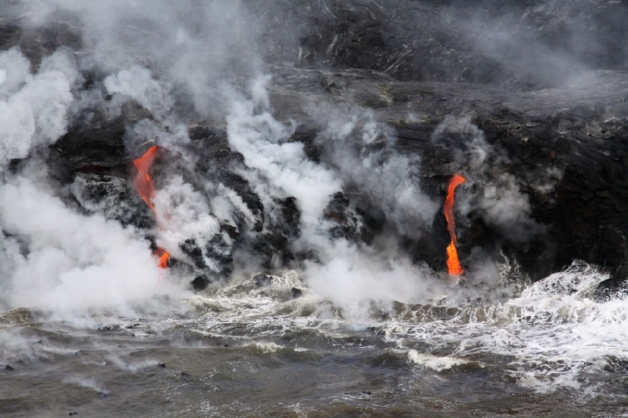 El día 2 de mayo de 2013, la erupción del Volcán Kilauea