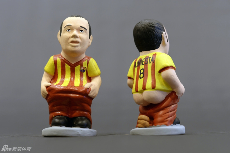 Estrellas futbolistas del Barcelona y Real Madrid no pueden evitar de ser Caganers14