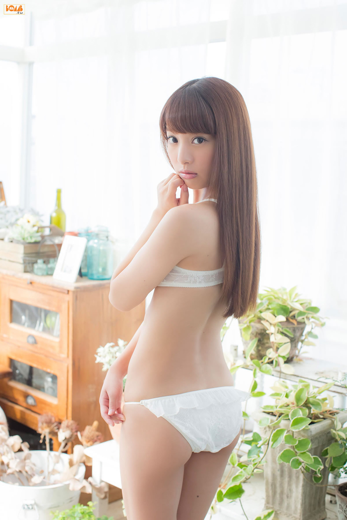 Nanoka Sexy - La sexy actriz japonesa porno Nanoka enseÃ±a sus curvas ...