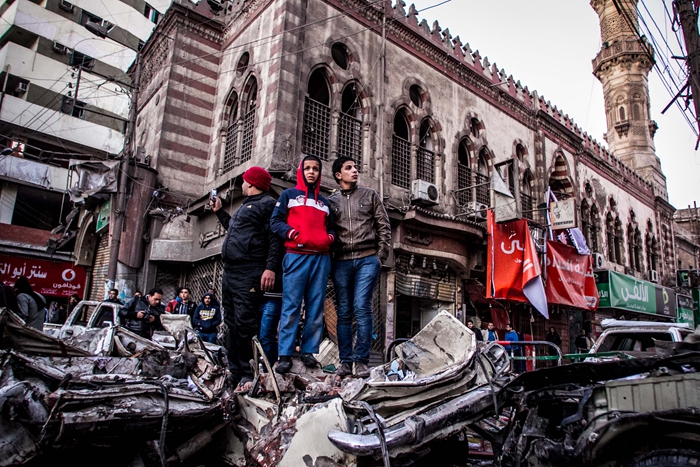 Al menos 14 muertos y 130 heridos en atentado en Egipto4