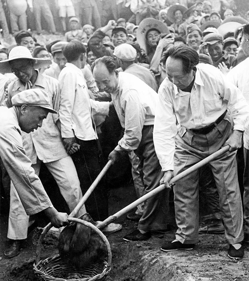 Valiosas fotos documentales que registran la vida real de Mao Zedong 12