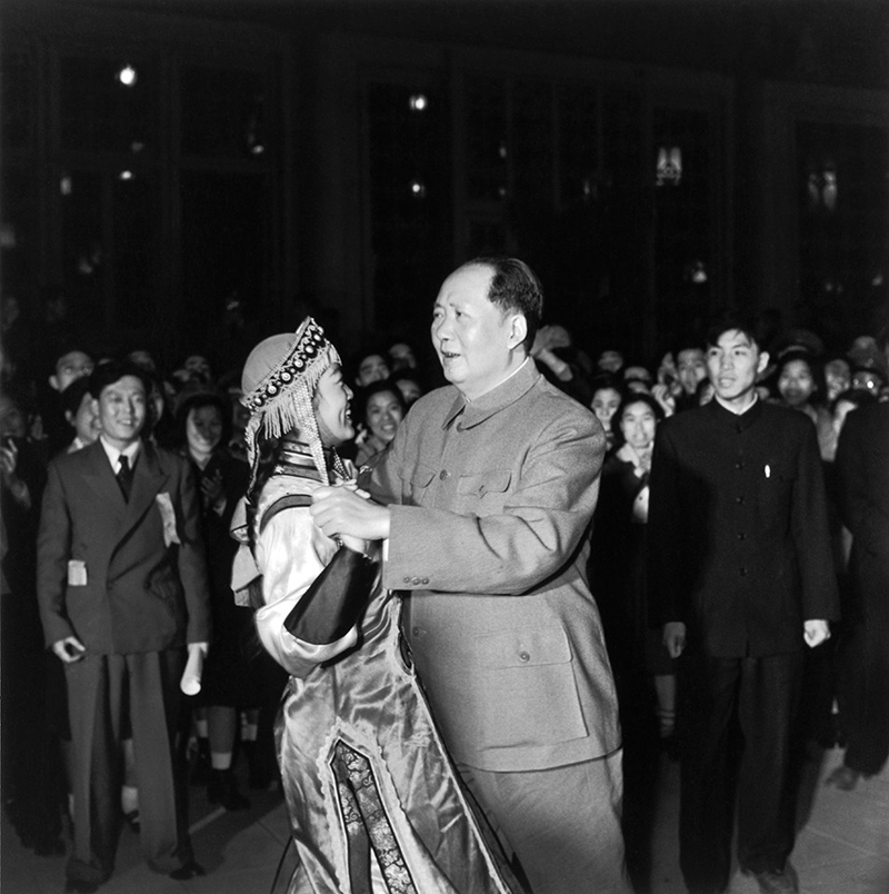 Valiosas fotos documentales que registran la vida real de Mao Zedong 4