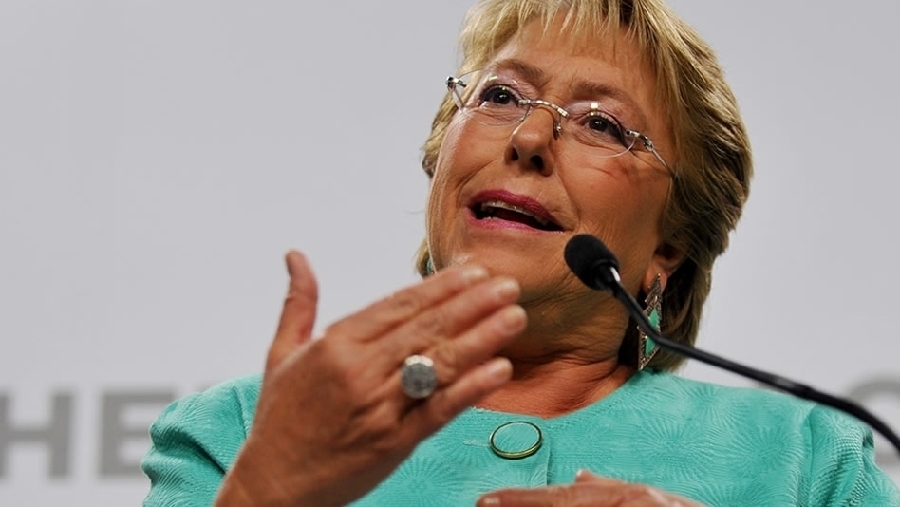 En 2006, los votantes en Chile eligieron a Michelle Bachelet para que ocupara la presidencia durante cuatro años. En 2013, la reeligieron. (AFP)