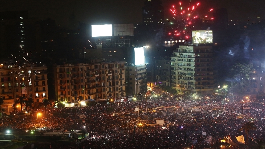 3 de julio: egipcios celebran el derrocamiento del presidente Mohamed Morsi en la plaza Tahrir de El Cairo.