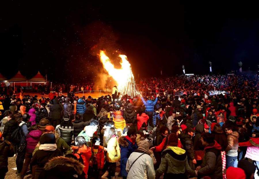 El mundo da la bienvenida al 2014