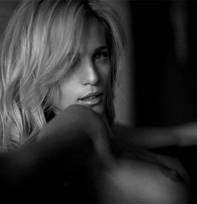 Se desnuda Liz Solari, la hermana de Santiago Solari, ex futbolista argentino del Real Madrid y Atlético de Madrid