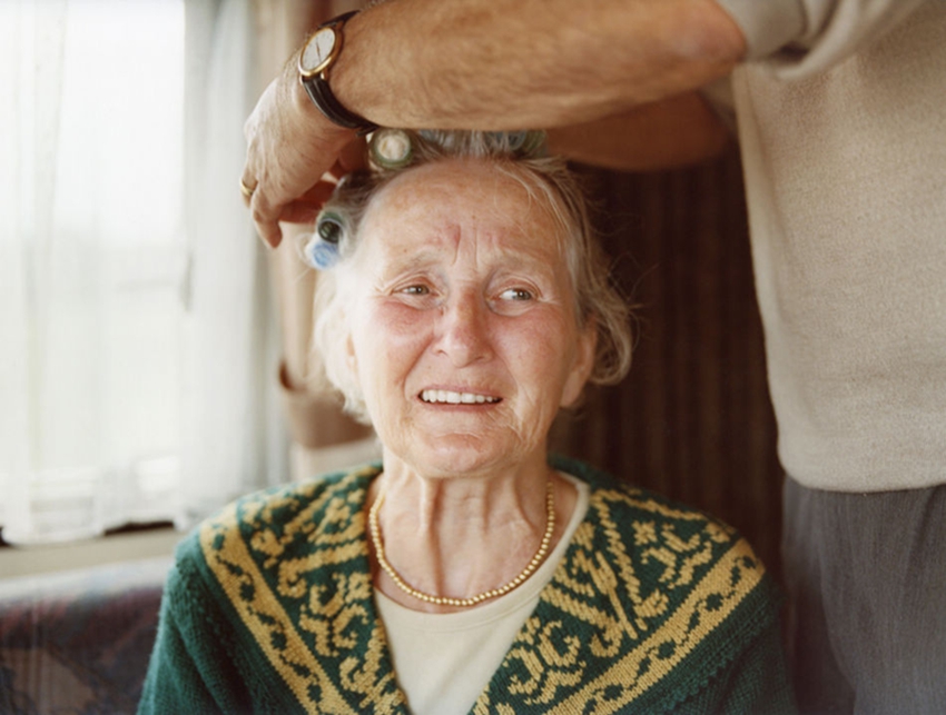 Fotos documentales: el último viaje de una anciana que padece de Alzheimer17