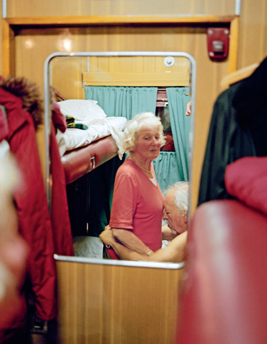 Fotos documentales: el último viaje de una anciana que padece de Alzheimer3