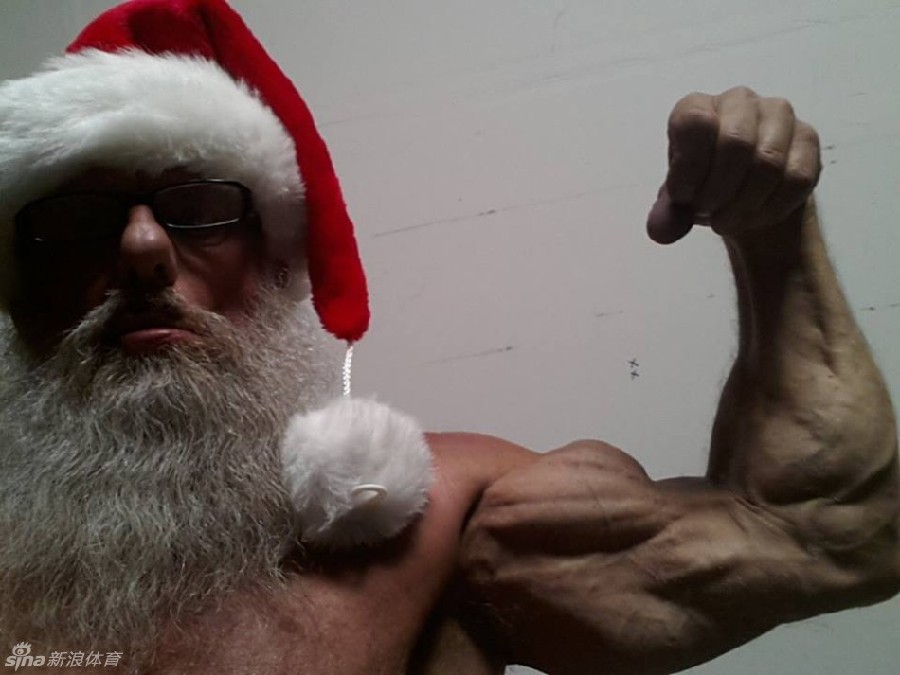 Andreas Cahling, hombre de 62 años tiene los músculos más fuertes