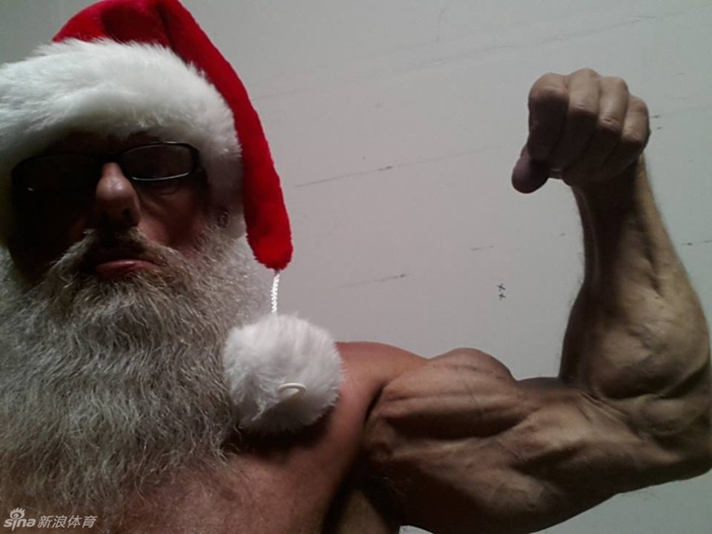 Hombre de 62 años ostenta su cuerpo musculoso en Facebook7