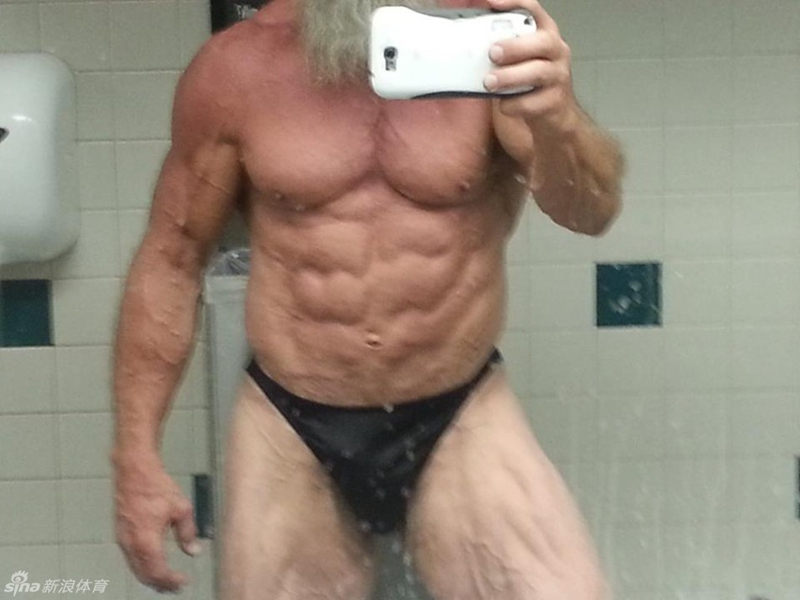 Hombre de 62 años ostenta su cuerpo musculoso en Facebook2