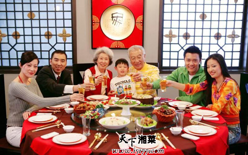 Enciclopedia de la cultura china: la cena de Año Nuevo chino 年夜饭1