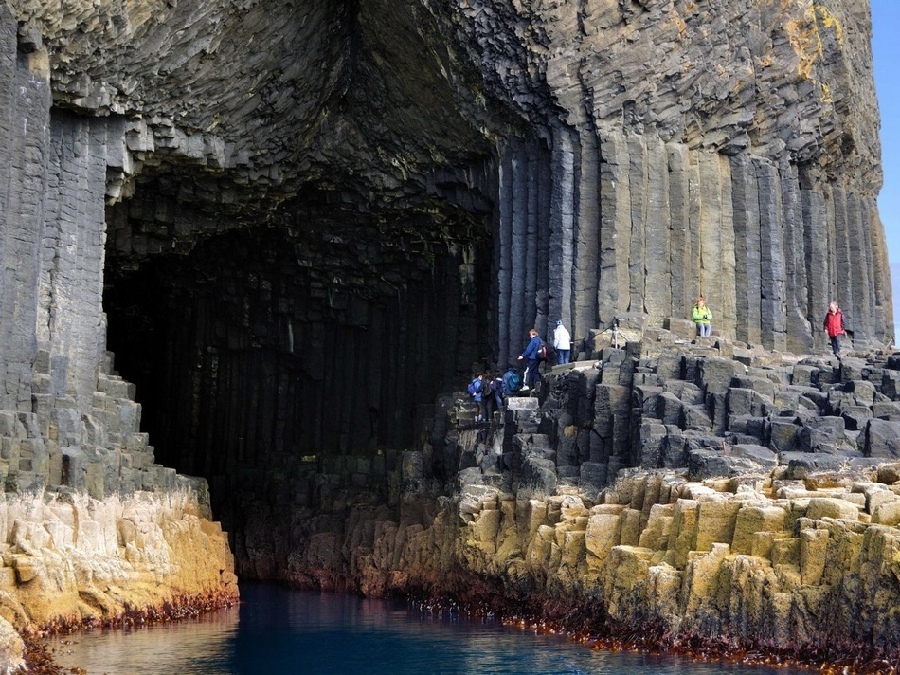 Cueva Fingal, Escocia