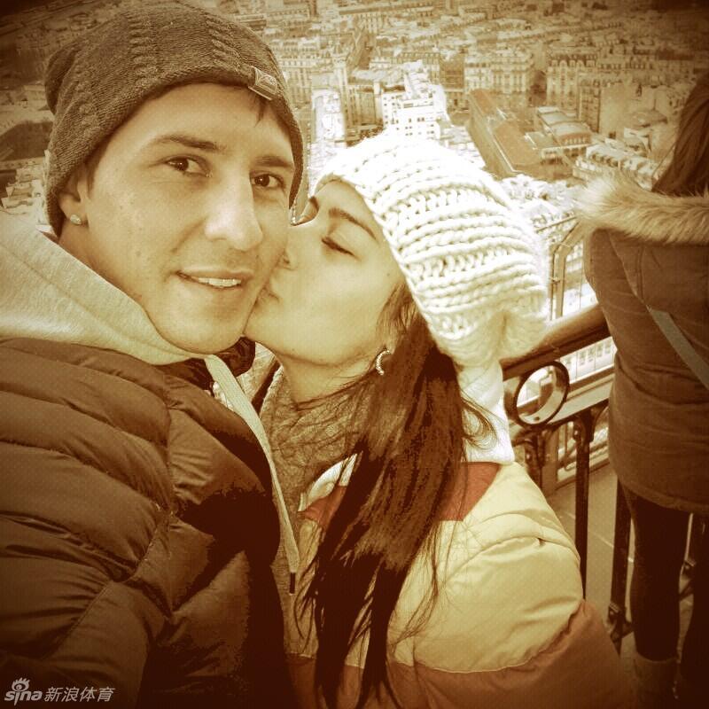 Diosa de pechos Larissa Riquelme se casará con el futbolista argentino Jonathan Fabbro