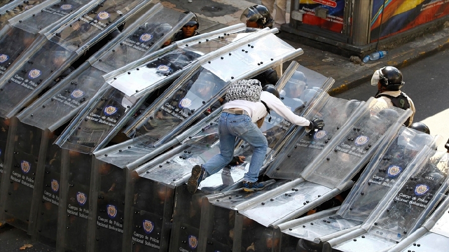 Protestas en Venezuela dejan dos muertos