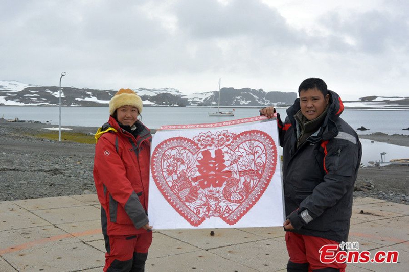 Pareja china se casa en el Polo Sur