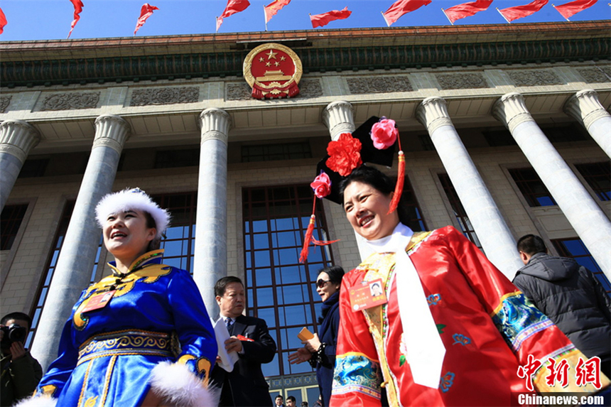 Día Internacional de las Mujeres: chinas guapas en las dos sesiones