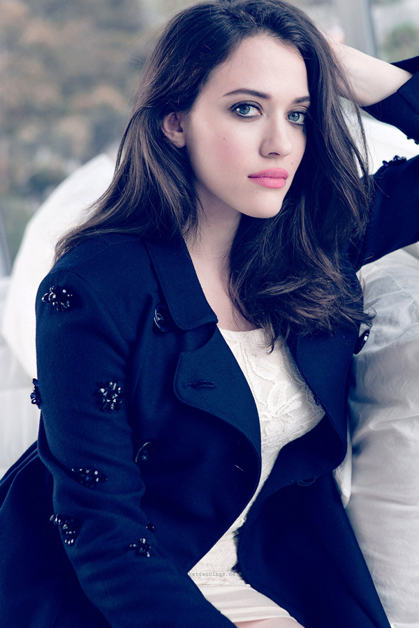 La sexy estrella Kat Dennings posa para Zooey