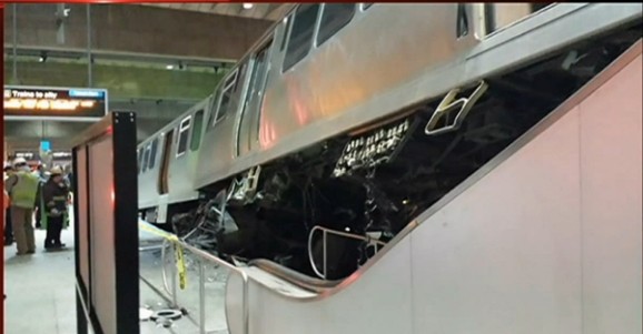 Metro de Chicago se descarrila; hay 32 lesionados