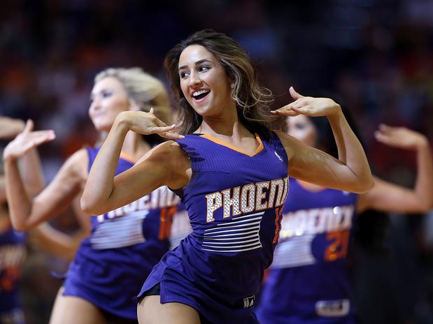 Hermosas animadoras le ponen el lado hot a la NBA14