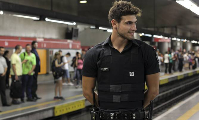 Guilherme Leão,guardia de seguridad más guapo de Brasil ya es famoso en China 1