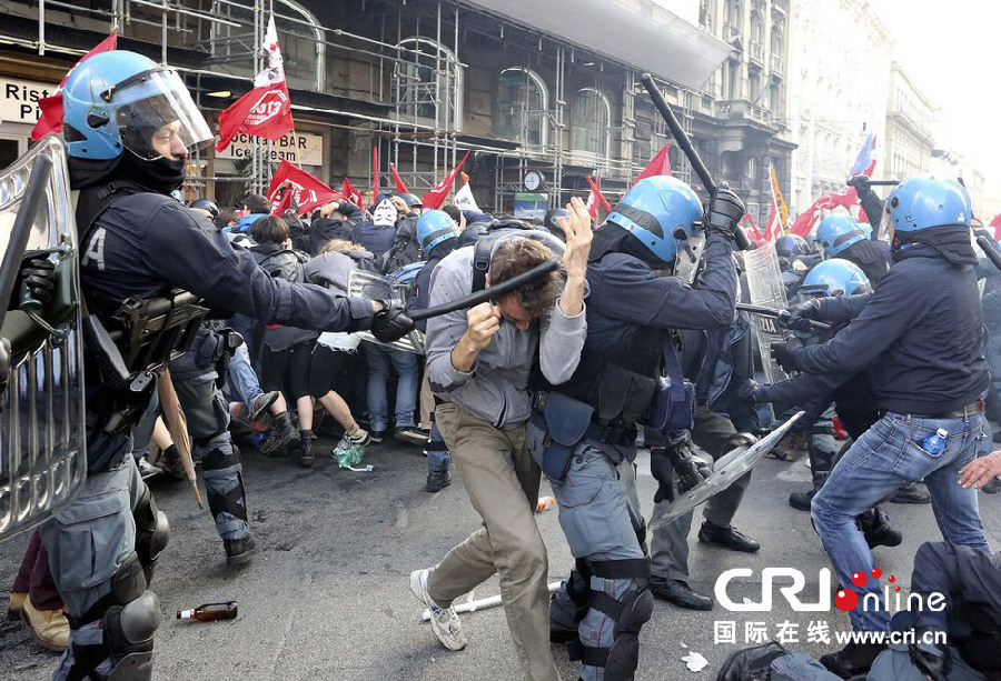Protesta contra austeridad deja 40 heridos y 7 detenidos en Italia