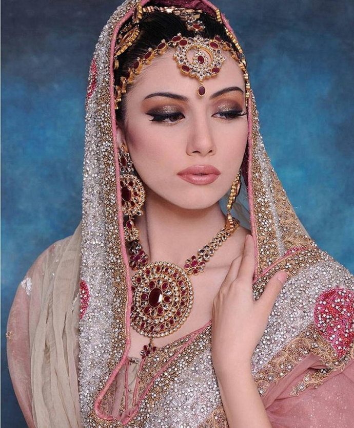 Monalisas orientales: las novias vestidas de estilo hindú7