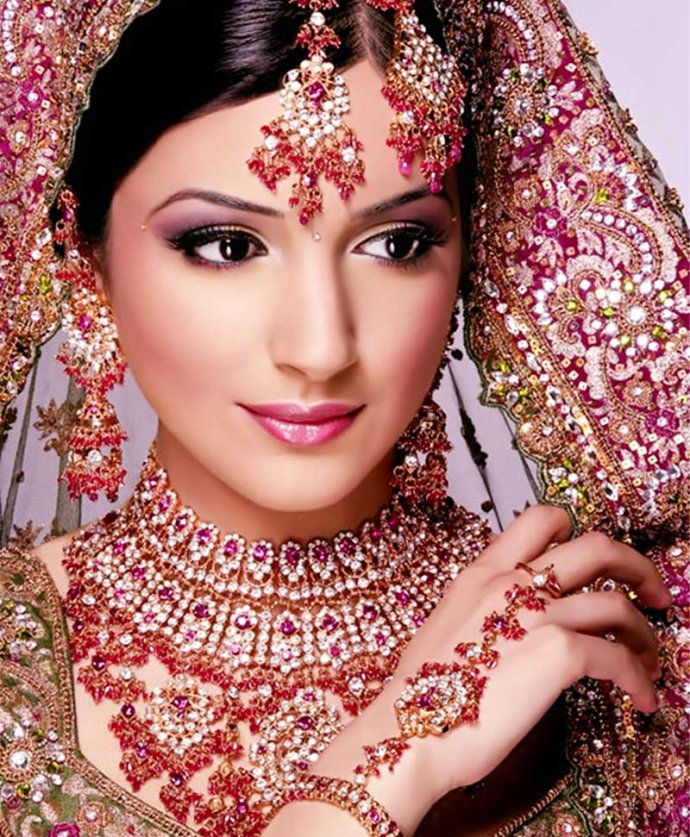 Monalisas orientales: las novias vestidas de estilo hindú1