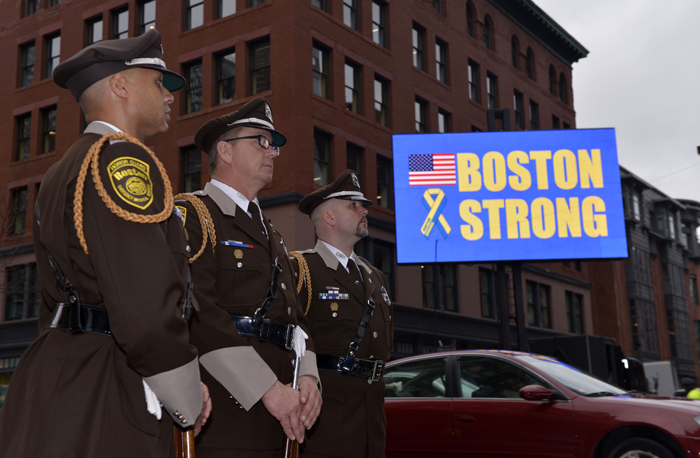 Obama conmemora aniversario de ataques con bombas en maratón de Boston 3