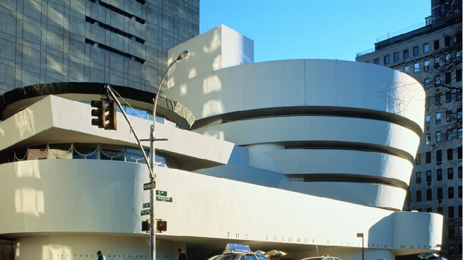 Nueva York es la ciudad más etiquetada y el Museo Guggenheim es el destino más popular según Panoramio. 
