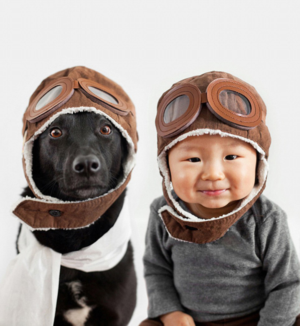 Zoey y Jasper: El niño y su perro que se visten con los mismos gorros