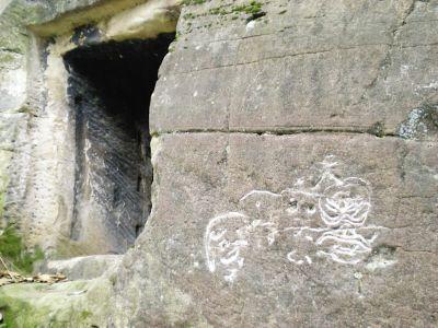 Descubren misteriosas casas de piedra en región de las Tres Gargantas