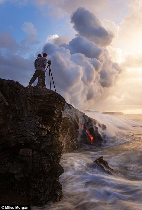 Panoramas fantásticos del volcano activo capturados por Miles Morgan