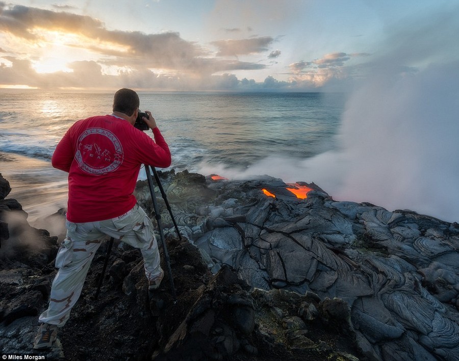 Panoramas fantásticos del volcano activo capturados por Miles Morgan