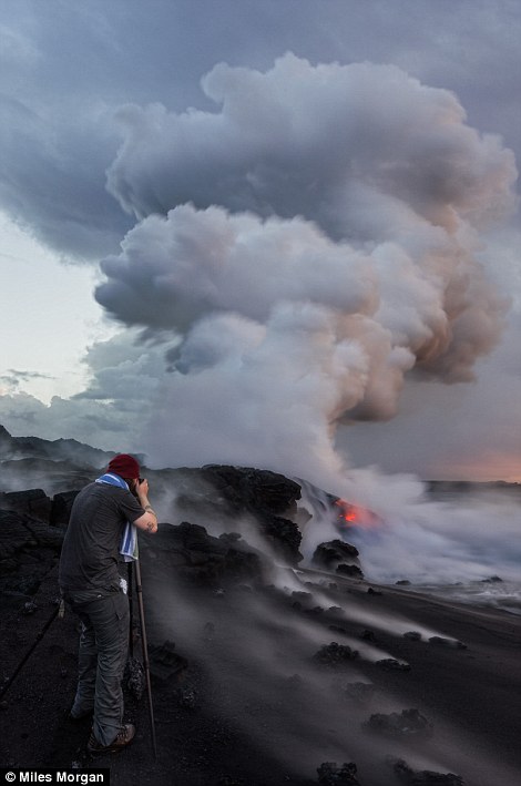 Panoramas fantásticos del volcano activo capturados por Miles Morgan