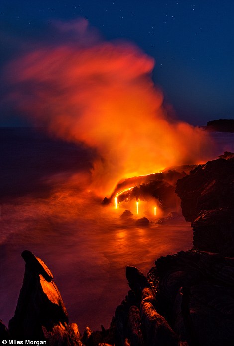 Panoramas fantásticos del volcano activo capturados por Miles Morgan