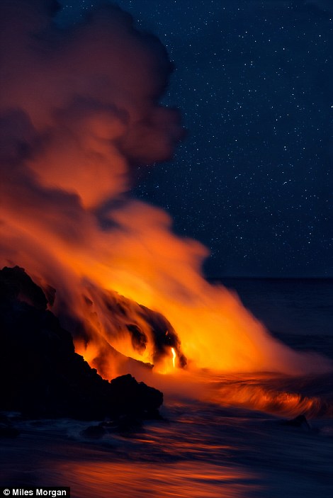 Panoramas fantásticos del volcano activo capturados por Miles Morgan