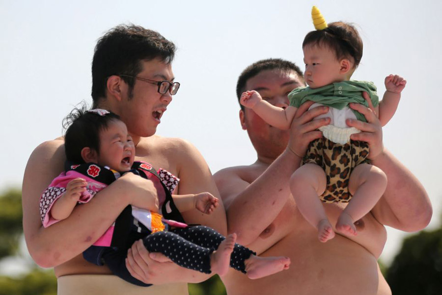 Luchadores de sumo provocan llanto a bebés Spanish china org cn 中国最权威的