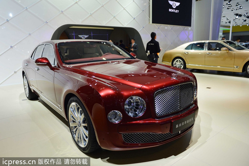 No 8. Bentley Mulsanne Pais de origen: Reino Unido Motor: 505-hp, 6.75-liter, twin-turbo V-8 Precio de salida: $298,900