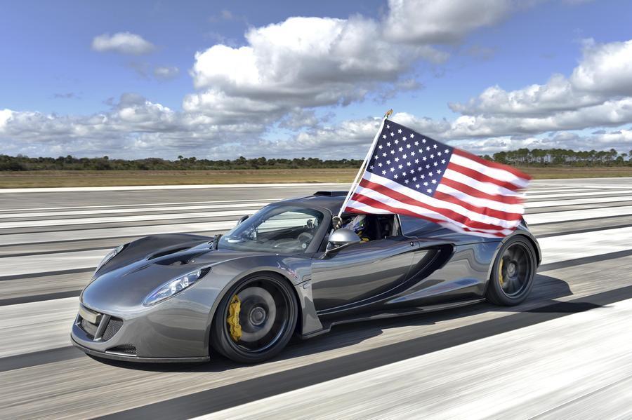 No 4. Hennessey Venom GT Pais de origen: Reino Unido Motor: 1,244 hp, 7.0-liter, twin-turbo V-8 Precio: $1.2 millones
