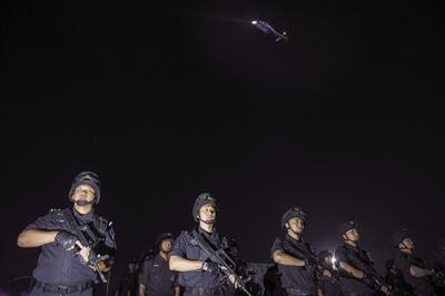 Policía de Beijing realiza ejercicios antiterroristas 3