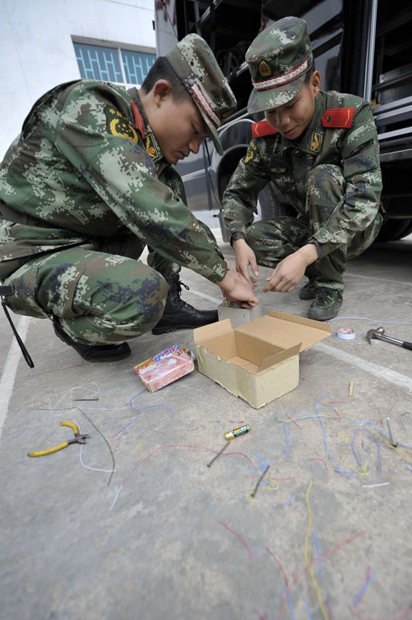 En imágenes: el silencioso mundo de los expertos en desactivación de bombas13