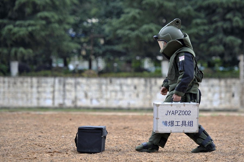 En imágenes: el silencioso mundo de los expertos en desactivación de bombas16