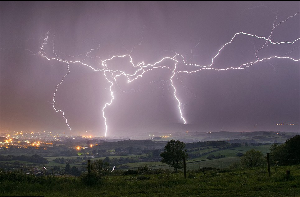 Impresionantes imágenes de relámpagos capturadas en Inglaterra Spanish