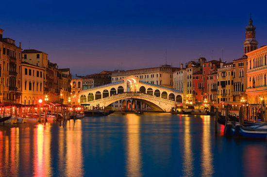 mundo bajo bruma atardecer 21