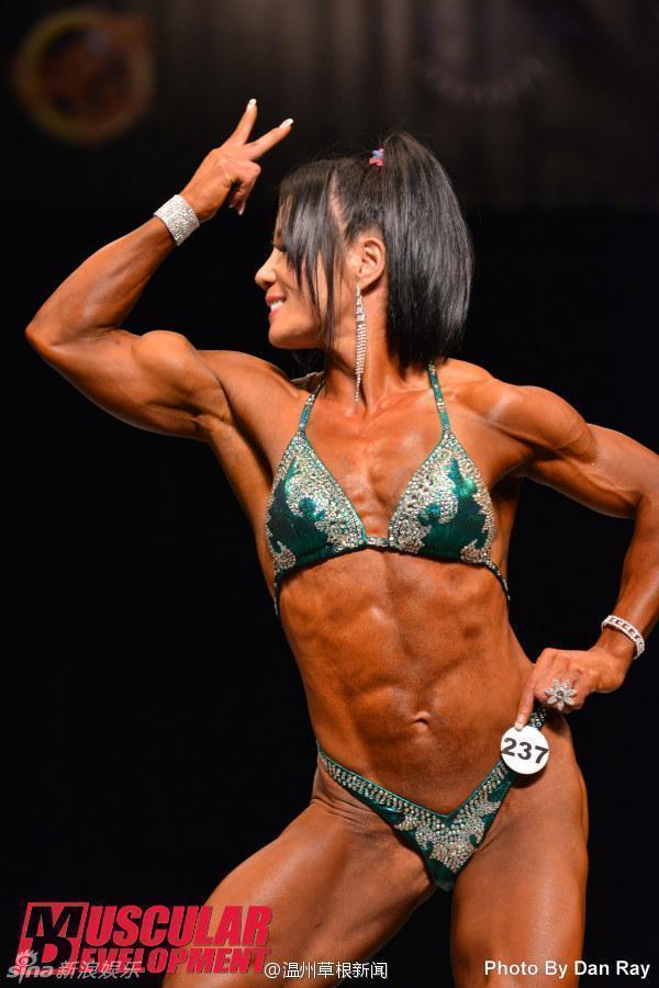 Michelle Jin, mujer china con músculos fuertes gana el concurso en EE.UU.